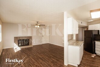 5260 Saratoga Dr in Las Vegas, NV - Building Photo - Building Photo