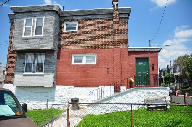 4300 N Fairhill St in Philadelphia, PA - Building Photo - Building Photo