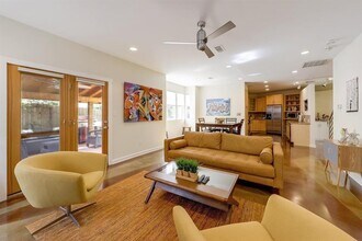 209 Park Ln in Austin, TX - Building Photo - Building Photo