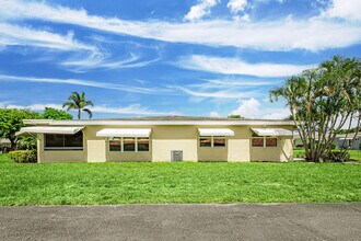 270 High Point Ct in Boynton Beach, FL - Building Photo - Building Photo