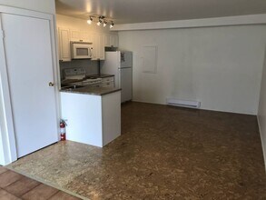 21882 124 Av in Maple Ridge, BC - Building Photo - Building Photo
