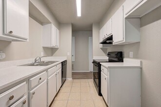 313 Belmont Dr in Edmond, OK - Building Photo - Building Photo