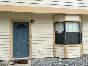 9329 Genna Trace Trail in Jacksonville, FL - Foto de edificio - Building Photo