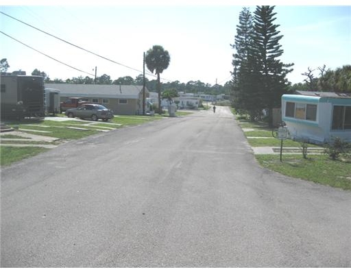 6545 N US Hwy 1 in Fort Pierce, FL - Building Photo - Building Photo