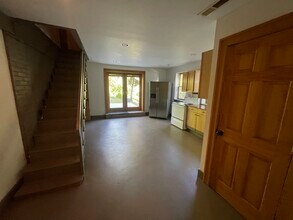 127 Flint St, Unit B in Asheville, NC - Foto de edificio - Building Photo