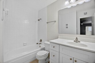 8527 Hearth Dr in Houston, TX - Building Photo - Building Photo