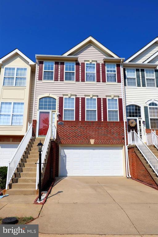 property at 20635 Glenmere Square