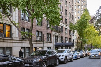 205 E 69th St in New York, NY - Building Photo - Building Photo