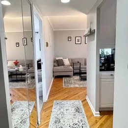 527 W Aldine Ave, Unit a