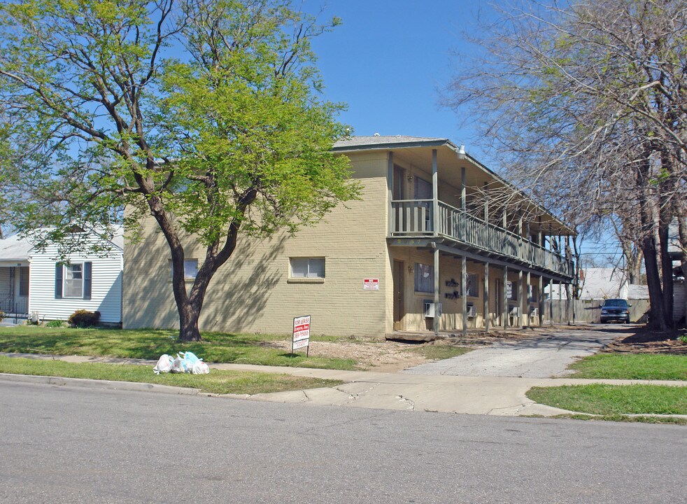 2537 E 7th St in Tulsa, OK - Foto de edificio