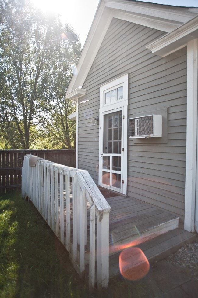 639 N Columbia St in Chapel Hill, NC - Building Photo - Building Photo