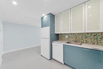 3220 Bayview Dr, Unit 302 in Fort Lauderdale, FL - Building Photo - Building Photo