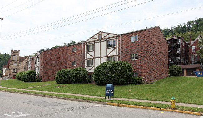 Parkside Apartments in Wilmerding, PA - Foto de edificio - Building Photo