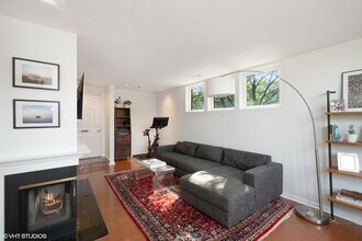 2757 N Wayne Ave in Chicago, IL - Building Photo - Building Photo