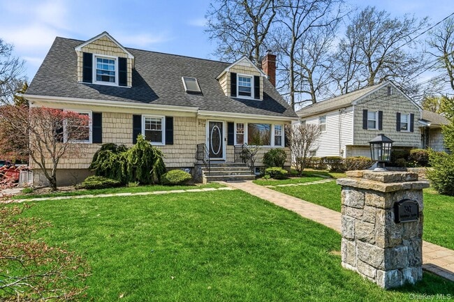 317 Hornidge Rd in Mamaroneck, NY - Foto de edificio - Building Photo