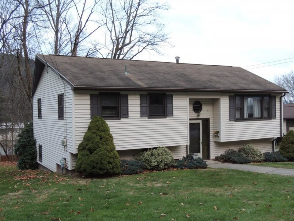 5 Maria Mnr in Binghamton, NY - Foto de edificio