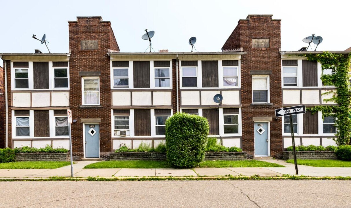1232 Church Ave, Unit 3 in Mckees Rocks, PA - Building Photo
