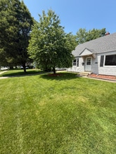 25771 Briardale Ave in Euclid, OH - Foto de edificio - Building Photo