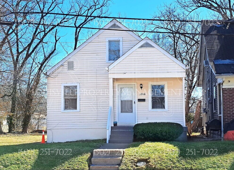 3908 Greenwood Ave in Louisville, KY - Building Photo