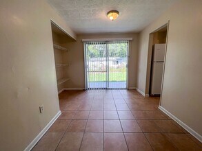 536 NW 34th St in Gainesville, FL - Building Photo - Building Photo