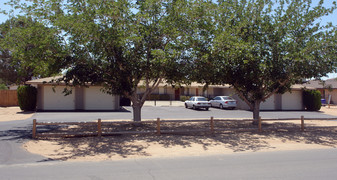 15833 Serrano Rd in Apple Valley, CA - Building Photo