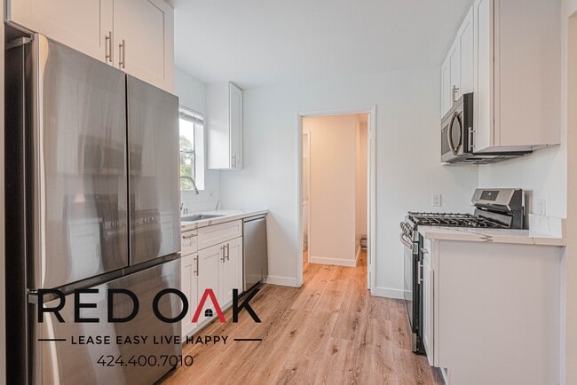 354-360 Rennie Ave in Los Angeles, CA - Building Photo - Building Photo