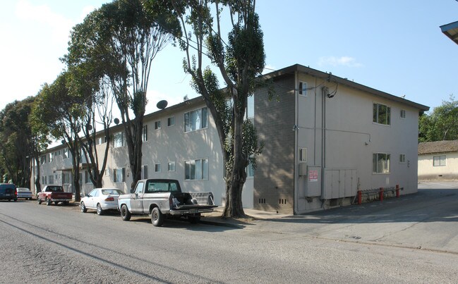 Woodland Park in East Palo Alto, CA - Building Photo - Building Photo
