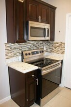 3510 Avenue L-Unit -2 in Galveston, TX - Building Photo - Building Photo
