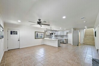 24701 Martin Ln in Spicewood, TX - Building Photo - Building Photo