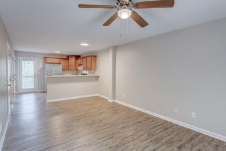 Brush Creek Meadows in Johnson City, TN - Foto de edificio - Building Photo