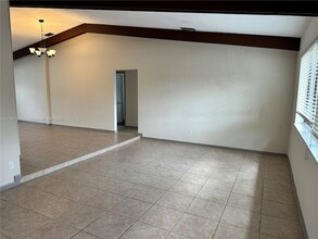 5828 SW 117th Terrace in Cooper City, FL - Building Photo - Building Photo