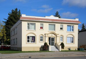 6405 Lundy's Ln in Niagara Falls, ON - Building Photo