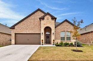 3027 Moccasin Ln in Providence Village, TX - Building Photo