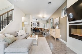 14255 SW Burlwood Ln in Beaverton, OR - Building Photo - Building Photo