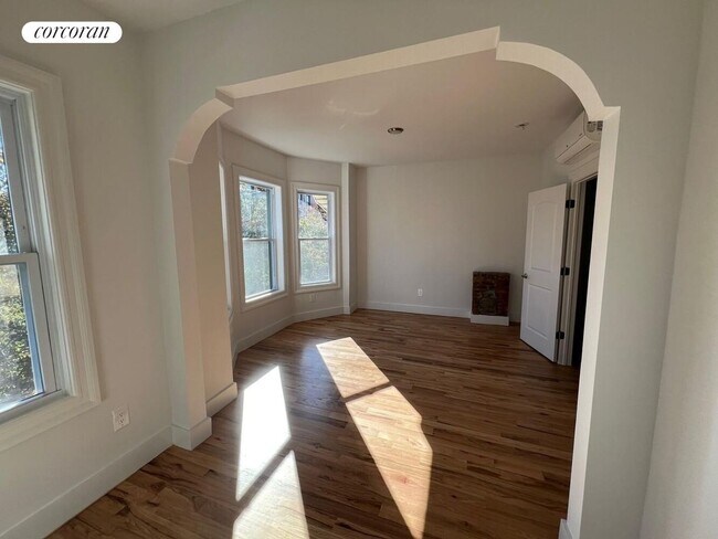 82 Hendrix St in Brooklyn, NY - Building Photo - Building Photo