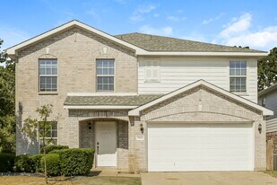 7953 Meadow Spring Ln in Fort Worth, TX - Building Photo