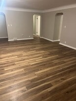 20135 Eureka Rd in Taylor, MI - Building Photo