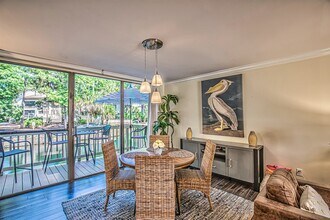 42 S Forest Beach Dr in Hilton Head Island, SC - Building Photo - Building Photo