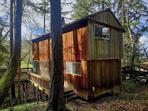 2180 W 24th Ave in Eugene, OR - Foto de edificio - Building Photo
