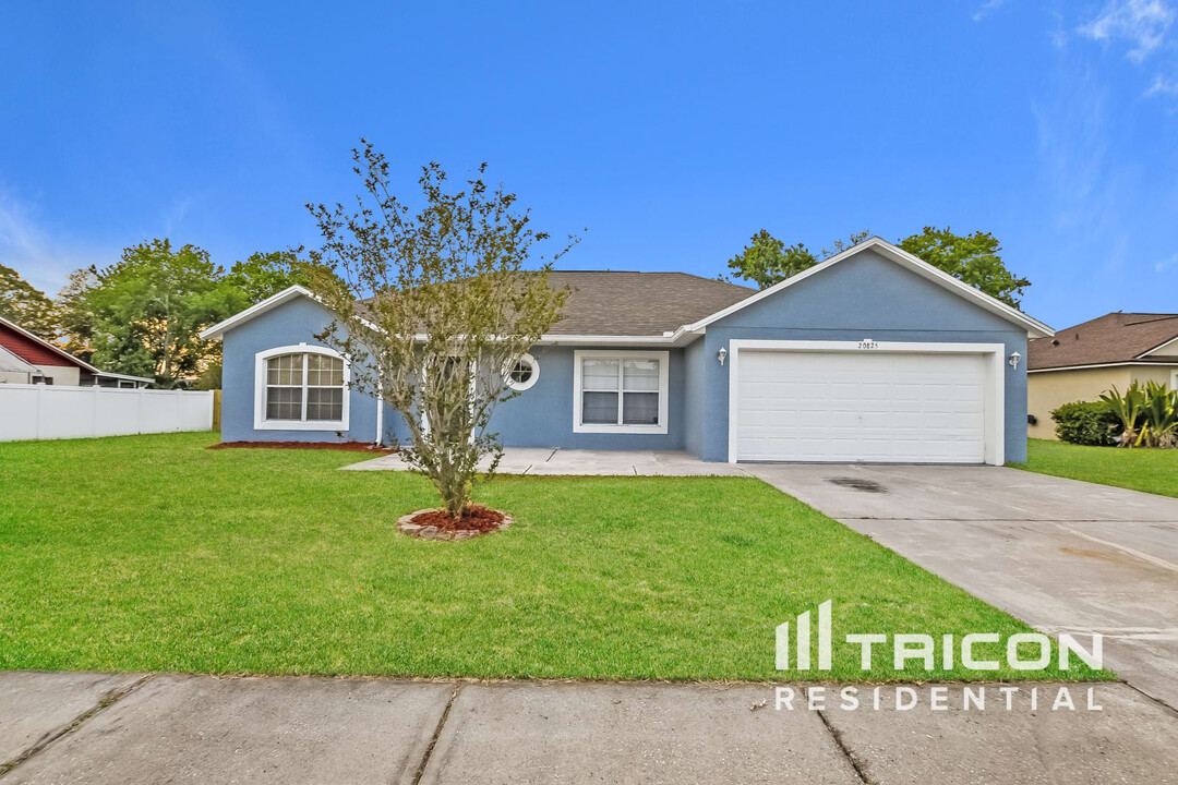 20825 Marlin St in Orlando, FL - Building Photo