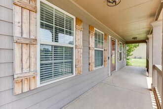 323 Deer Run Dr in Jefferson, GA - Foto de edificio - Building Photo