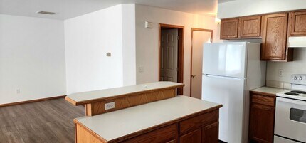 1330 S Skyline Dr in Moses Lake, WA - Building Photo - Building Photo