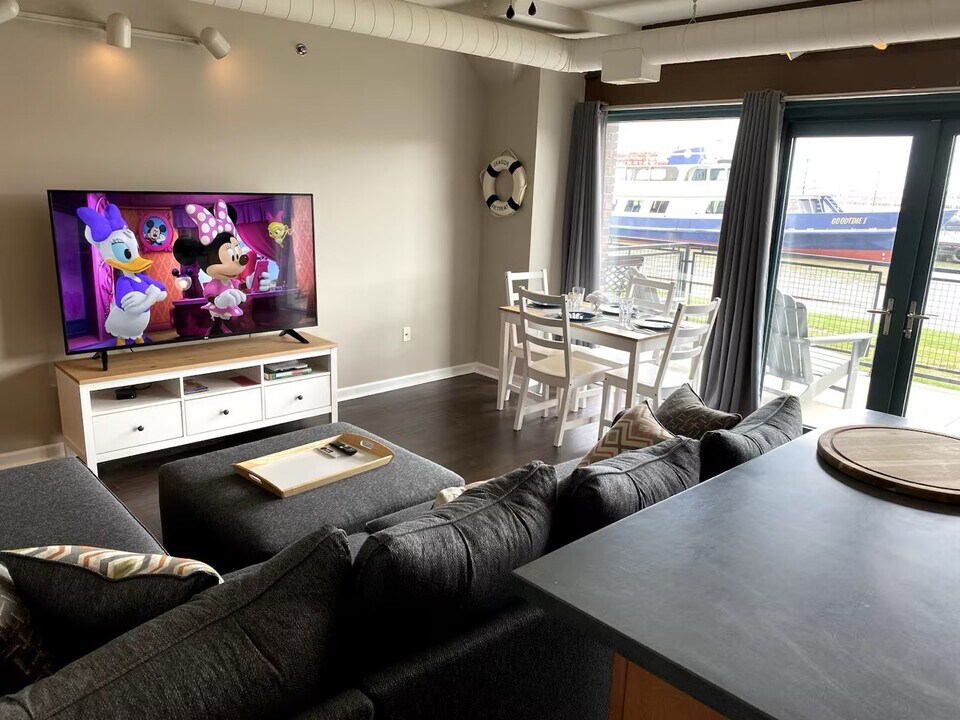 401 W Shoreline Dr, Unit 119 in Sandusky, OH - Foto de edificio