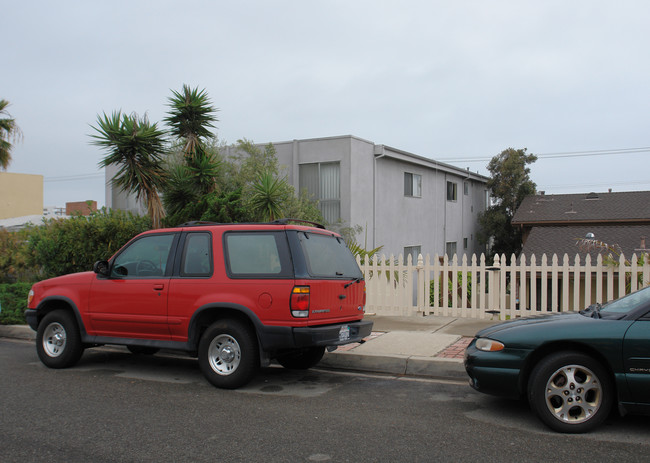 3934-3940 Haines St in San Diego, CA - Foto de edificio - Building Photo