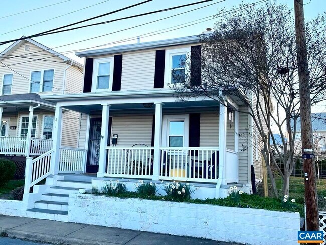 211 5th St NW in Charlottesville, VA - Building Photo - Building Photo