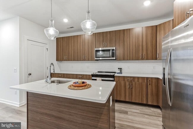 5801 Ridge Ave in Philadelphia, PA - Building Photo - Building Photo