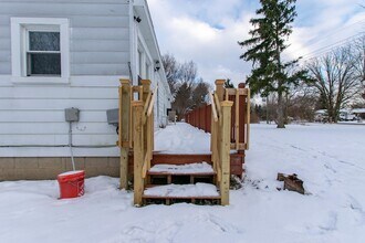 3083 Ready Rd in South Rockwood, MI - Foto de edificio - Building Photo