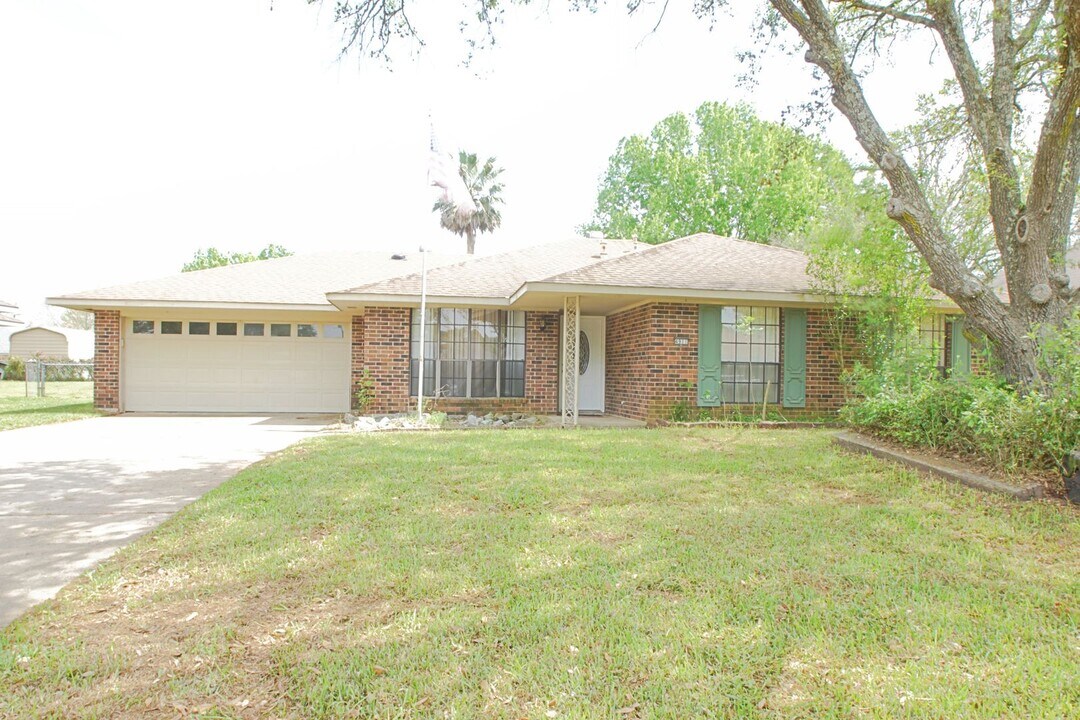 4911 Longstreet Pl in Bossier City, LA - Building Photo