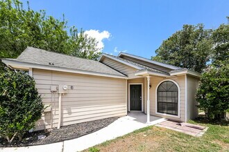 2847 Lantana Lakes Dr W in Jacksonville, FL - Building Photo - Building Photo