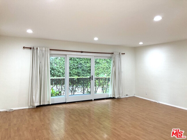 3407 Huxley St in Los Angeles, CA - Building Photo - Building Photo